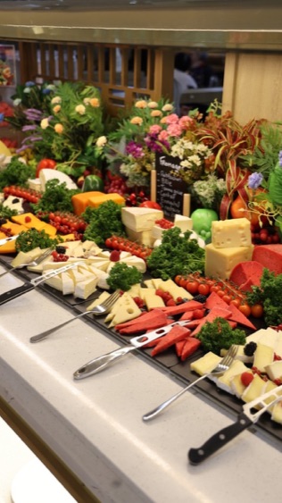 Plateau de fromages affinés et charcuterie fine
